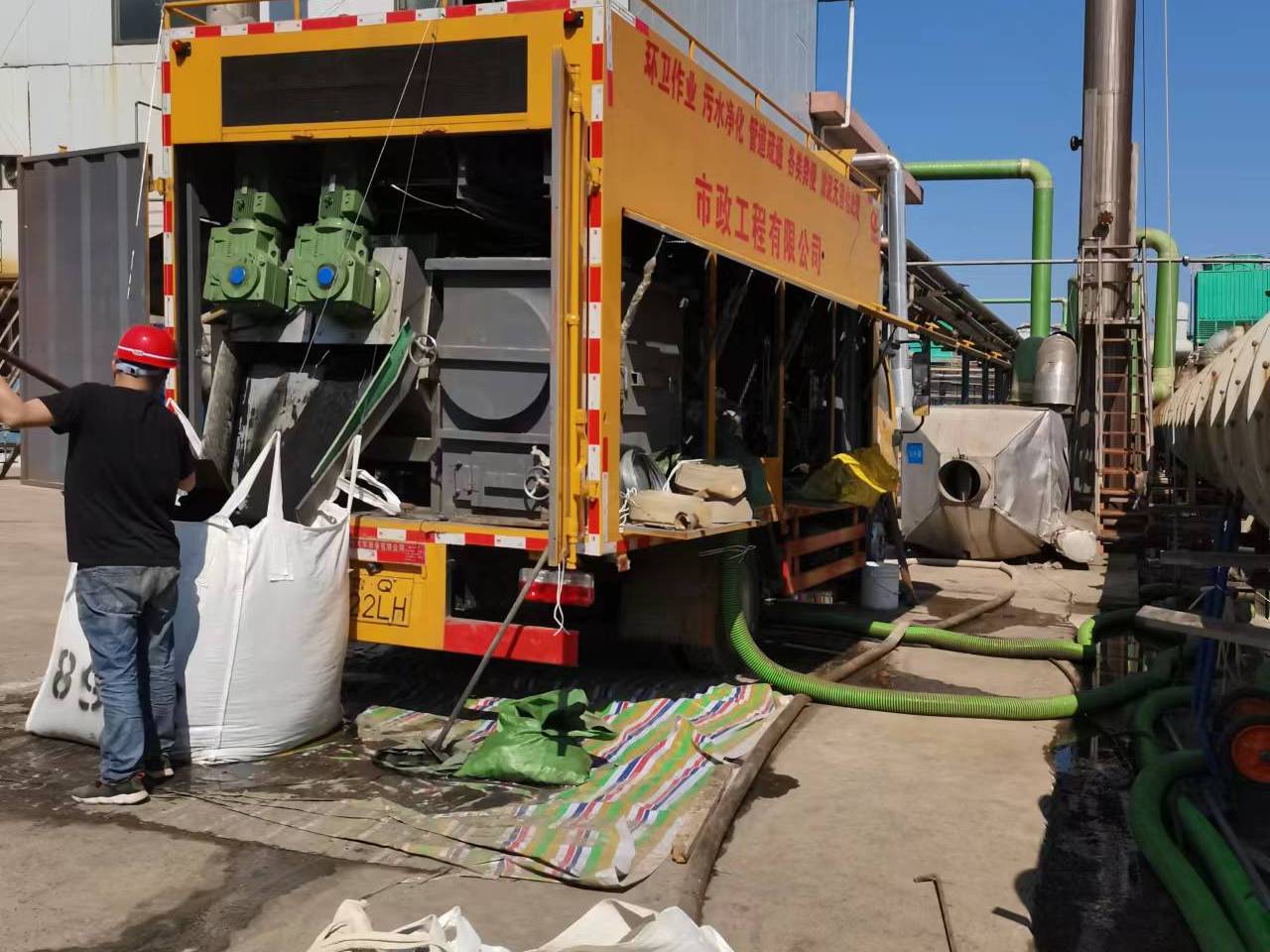 振兴淤泥压干处理